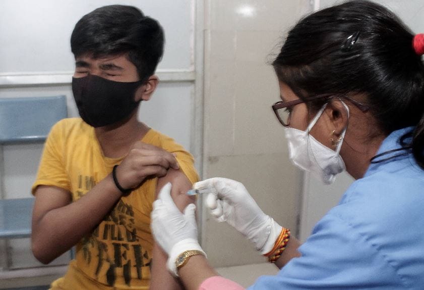 Bareilly Corona Precautionary dose not taken for two and a half months, the risk of corona at 65 percent