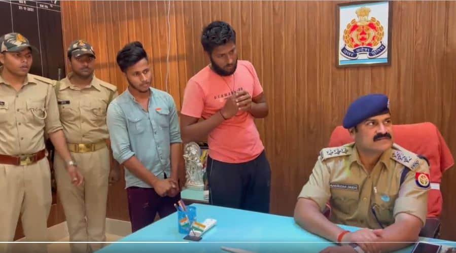 viral Video of youths waving swords chandauli CO Anirudh Singh said jab tak todega nahi tabtak chhodega nahi