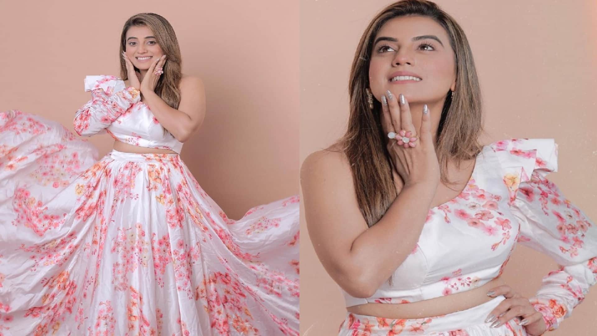 Akshara Singh Attended a program in Bikramganj Fans gave a warm welcome actress shares post on social media