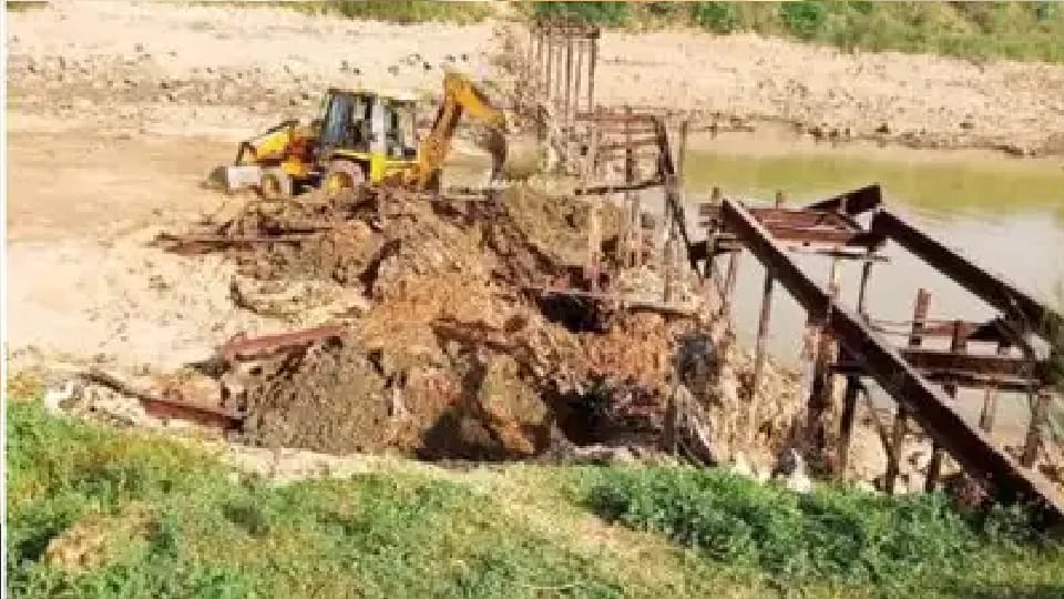 Bihar 500 Tonne Iron Bridge Stolen case: Police arrested six people including RJD leader