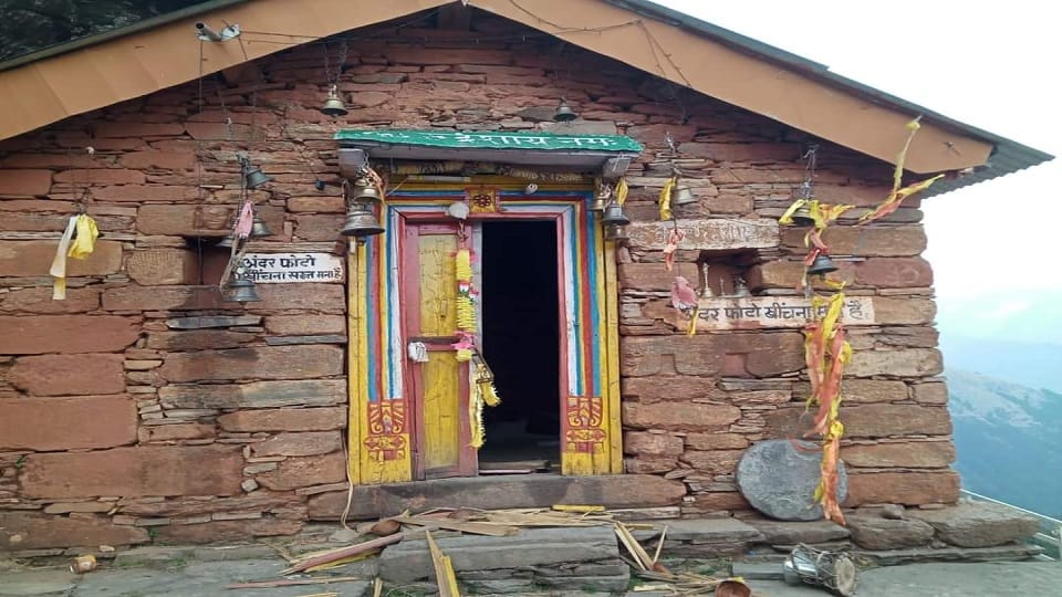 doors of rudranath temple and priest residence found broken in gopeshwar