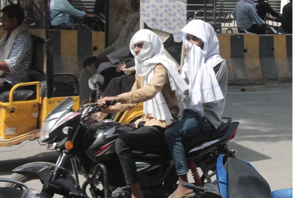 weather update varanasi purvanchal heat summer temprature cross 43 degree in banaras see condition in photos