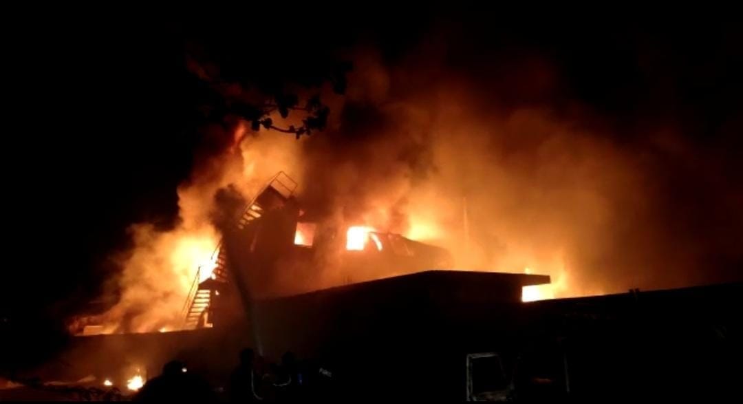 Fire in Rosin Factory Garur