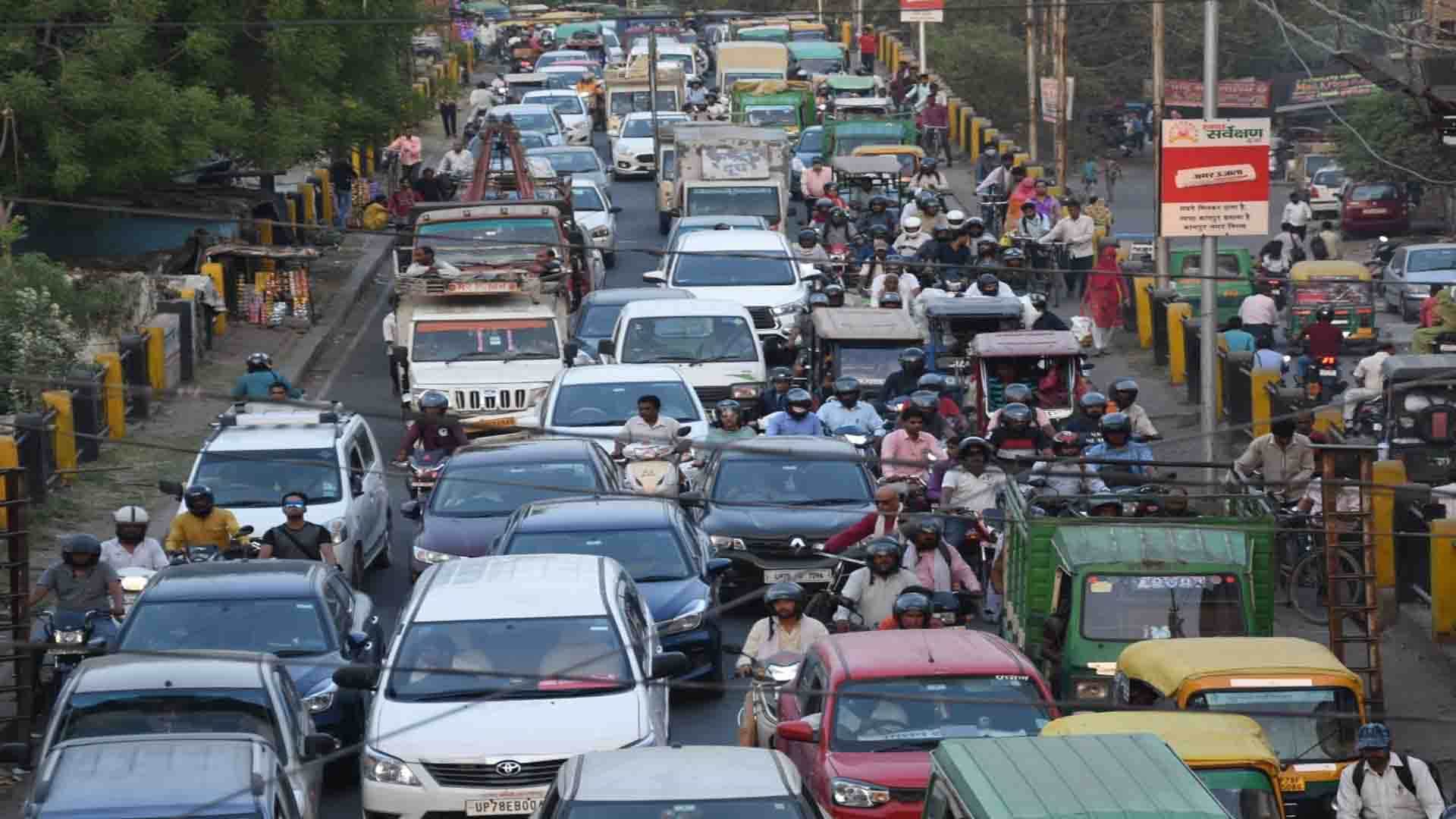 People stuck in jam for hours in Gorakhpur