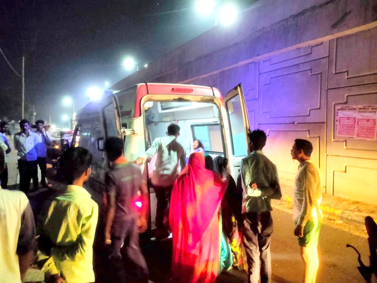 Bad 108 ambulance took the life of injured youth in Jalaun
