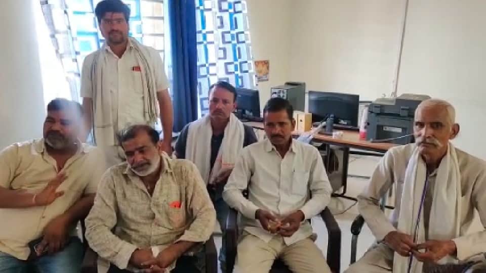 Ashoknagar's Danveer Farmer: There was less space for CM Rise School in the village, the farmer donated land worth 25 lakhs