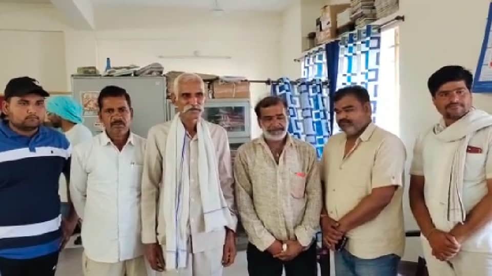 Ashoknagar's Danveer Farmer: There was less space for CM Rise School in the village, the farmer donated land worth 25 lakhs