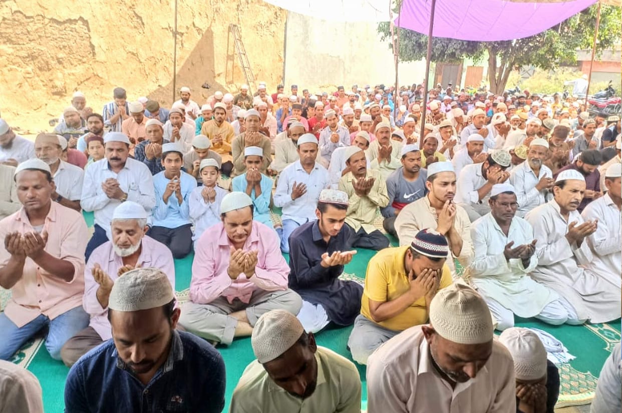 Prayers of the first Friday of Ramadan were performed with peace