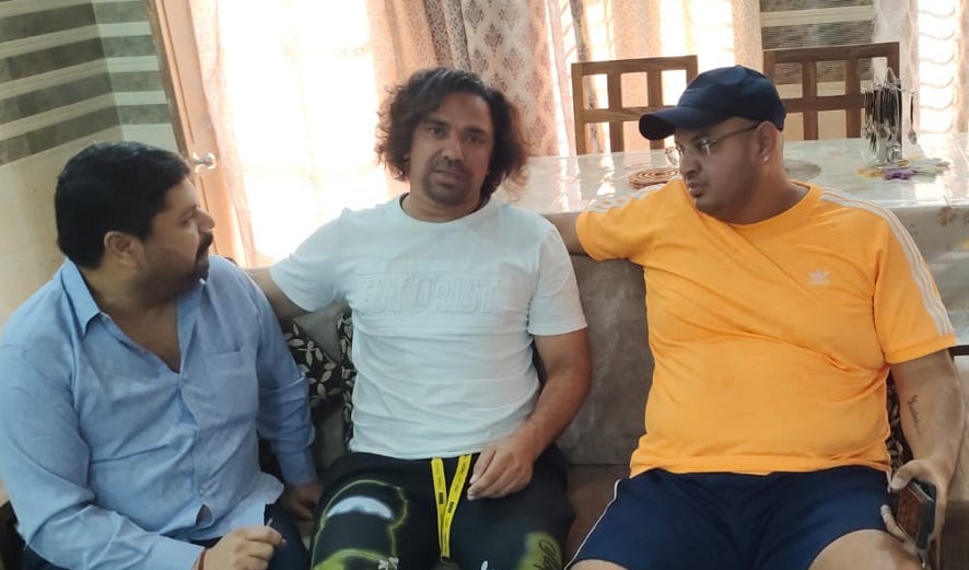 Tahir Kamal will play the role of Sultana dacoit in the film