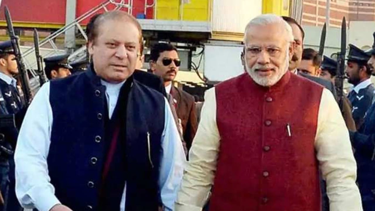 नवाज शरीफ और प्रधानमंत्री नरेंद्र मोदी।