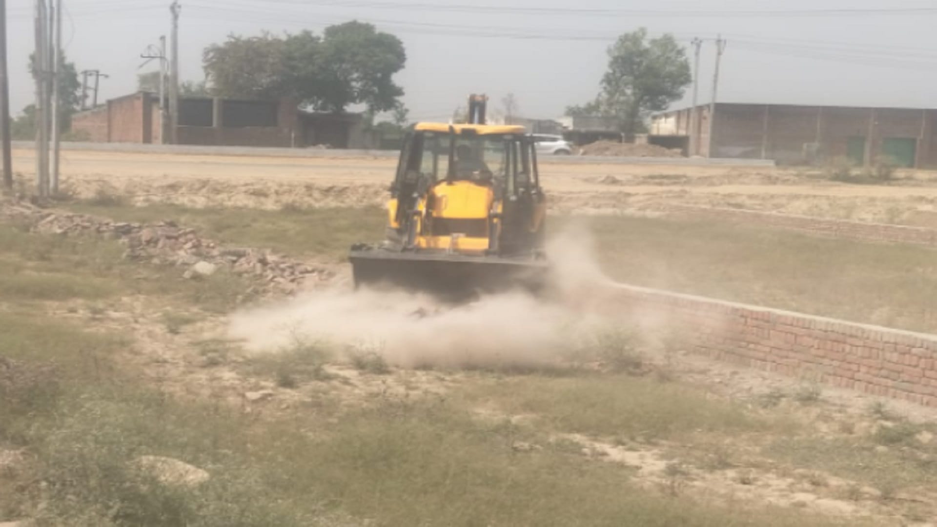 UP News: Administration officers have demolished 25 bigha land by bulldozer in Shamli see photos