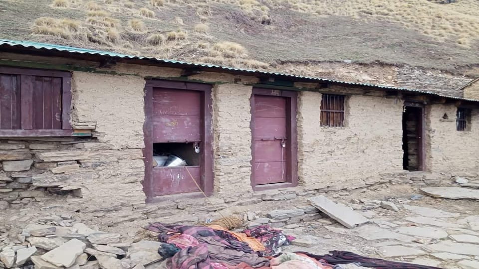 doors of rudranath temple and priest residence found broken in gopeshwar