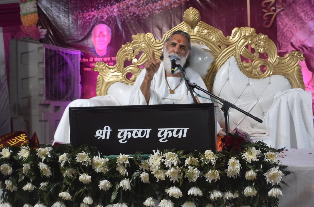 Praising the name of Thakur ji is a work of virtue: Swami Gyananand