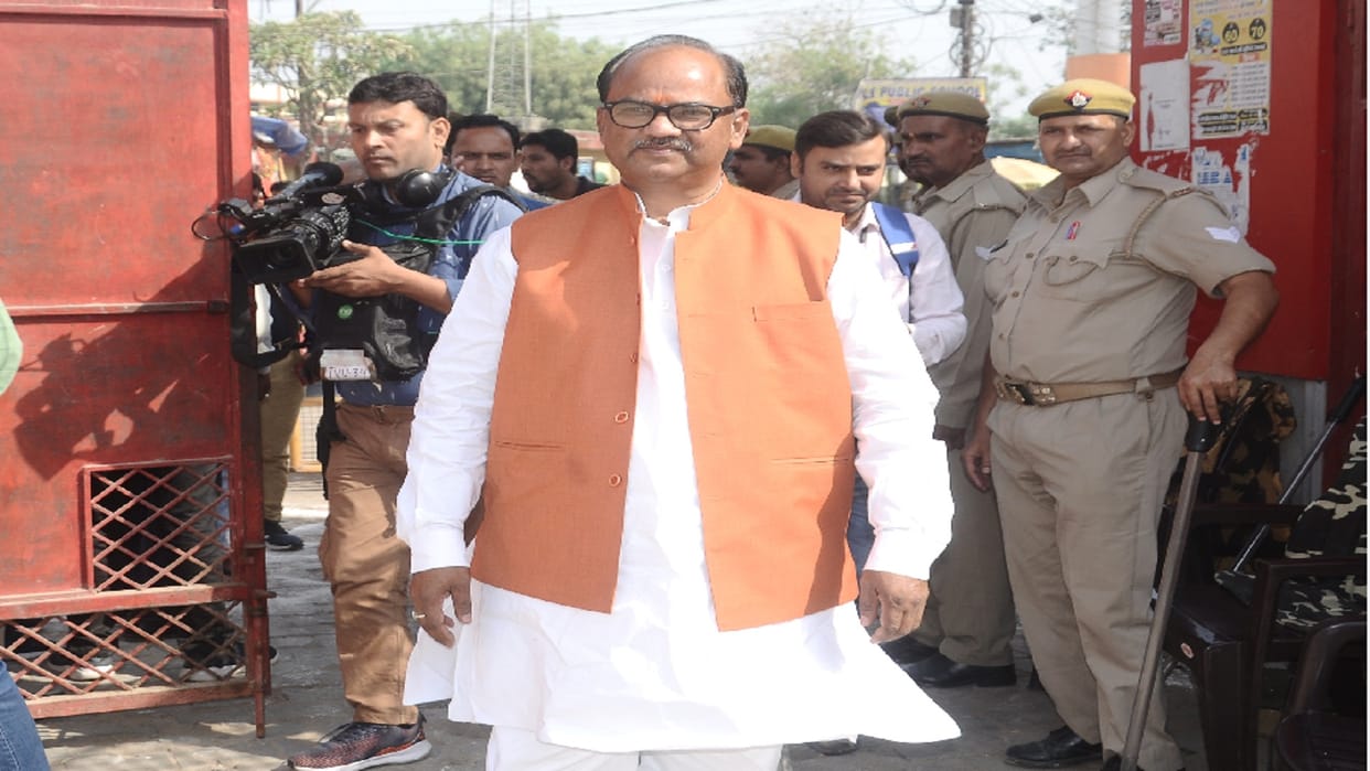 Close associates of BJP MLA beat up JE, accused of demanding goonda tax