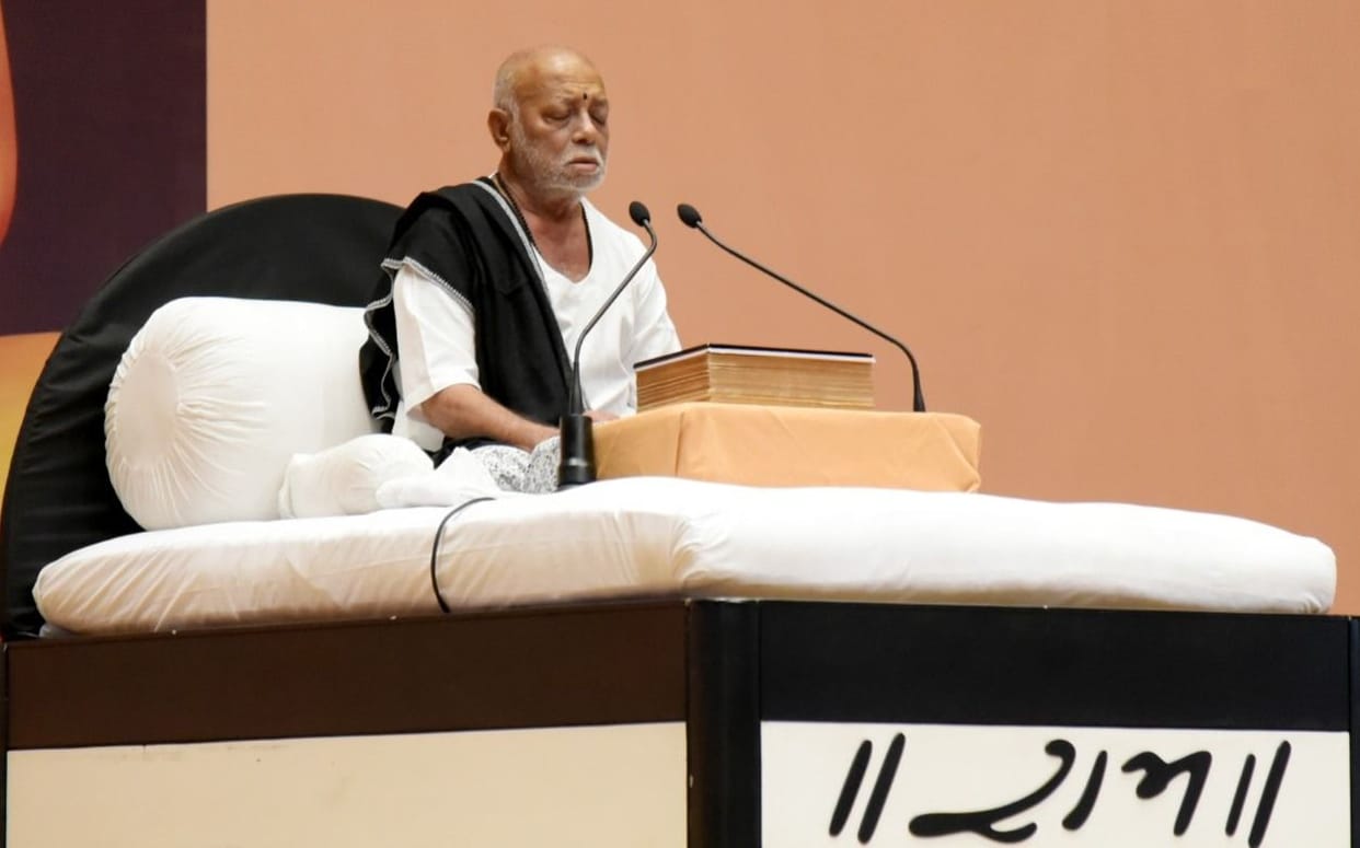 Buddhahood is the only way to rest the world: Morari Bapu