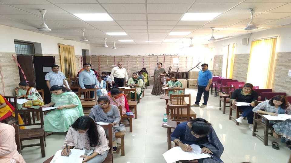 Agra University PhD Entrance Exam 2022 Candidate caught while running mobile in washroom