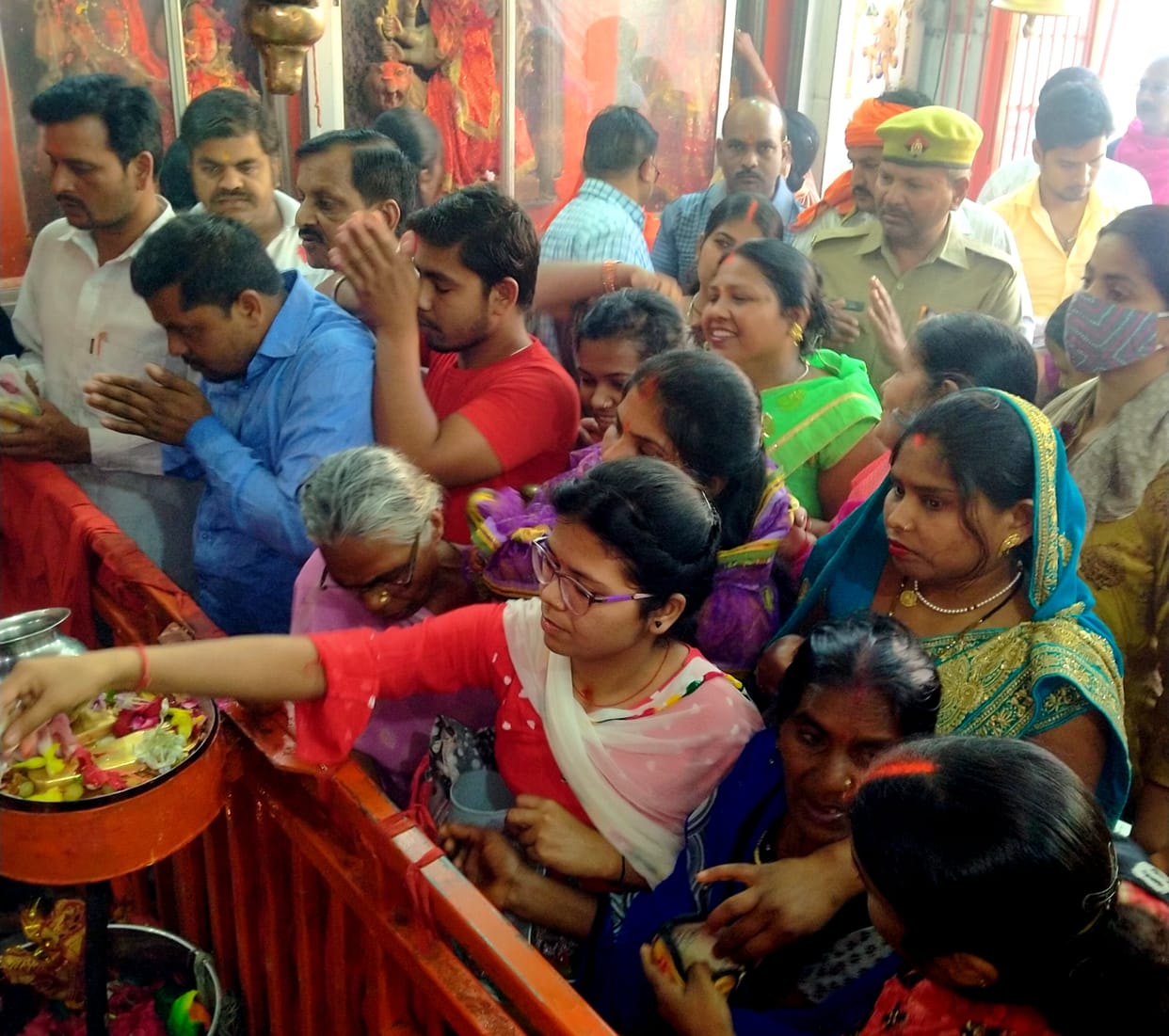 Worshiped Mahagauri form of Matarani on Ashtami