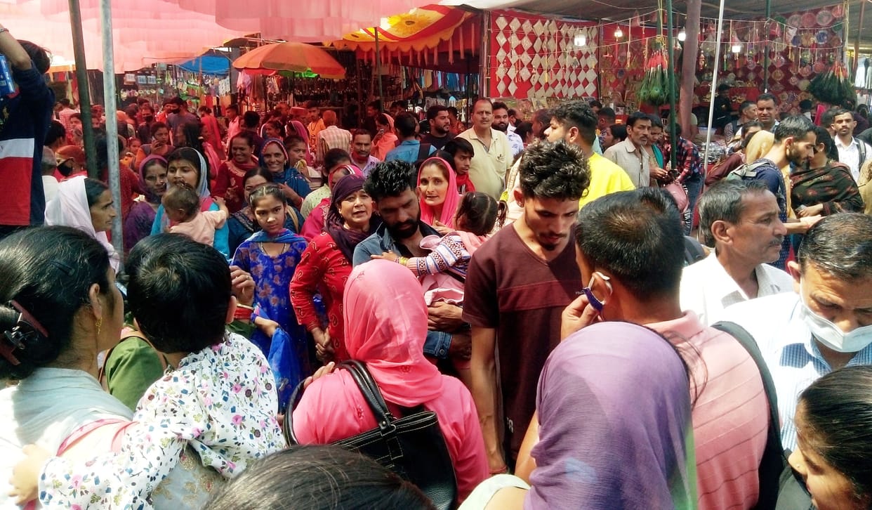 Devotees gathered for the darshan of deities in Suket fair
