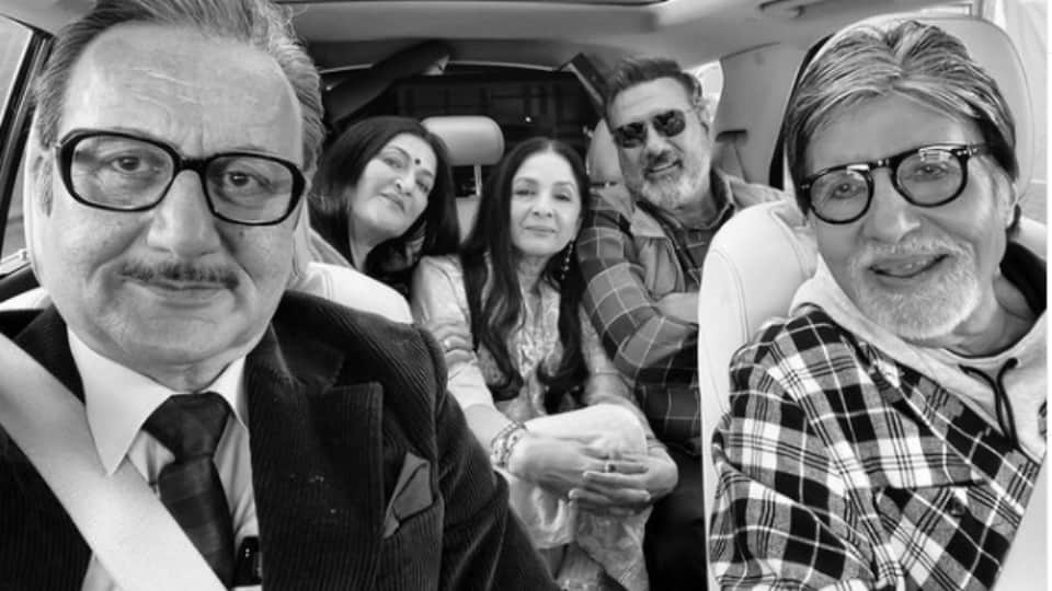 Anupam kher  amitabh bachchan neena gupta boman irani sarika pose for selfie fans say Legends in a frame
