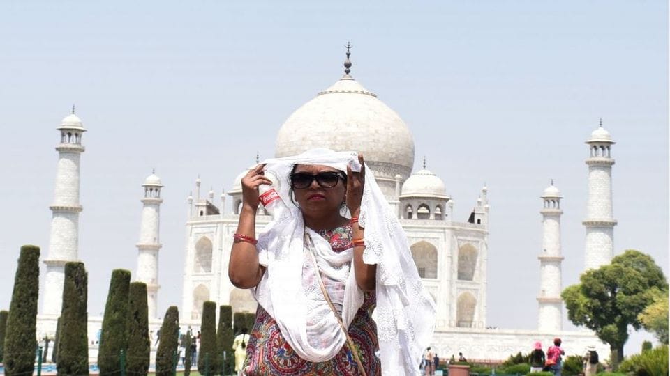 people suffering due to scorching heat in agra temperature crosses 45 degrees