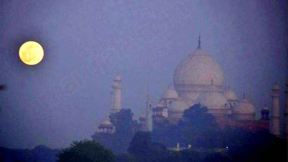 more than 41 thousand tourists visited the Taj Mahal on weekend