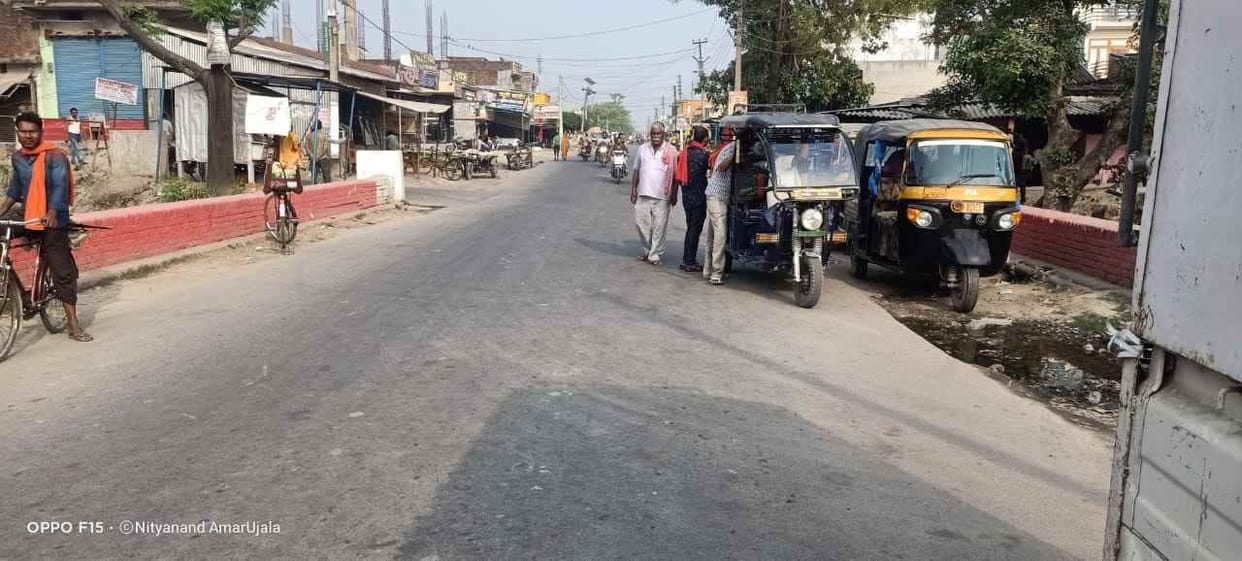 Roads became vehicle stands, fear of accident due to scattered ballasts