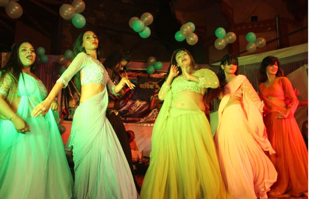 Nagar vadhu dance in varanasi chimes of the ghungroos resonated at the crematorium with the desire for salvation