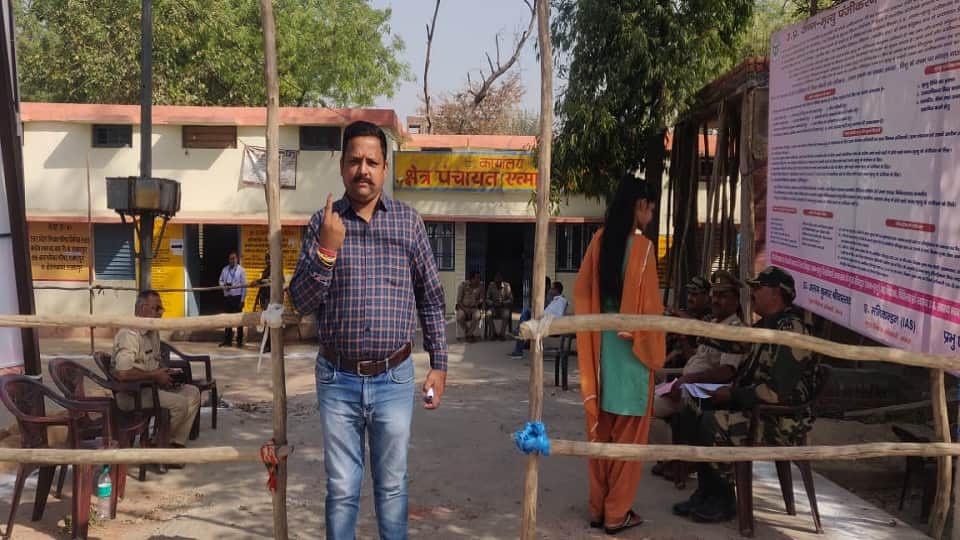 UP MLC Election 2022 Voting Live Polling Start Agra Firozabad updates  