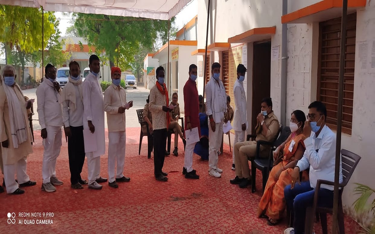 UP MLC Election 2022 varanasi  fate of candidates closed in ballot box  more polling in Chandauli than in banaras