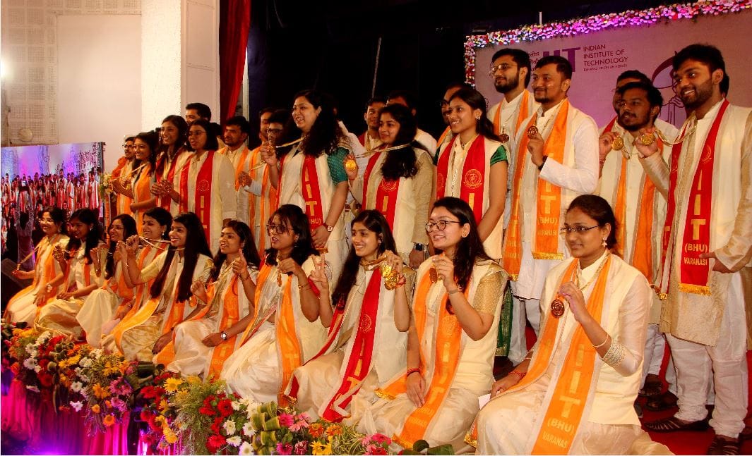 BHU102nd convocation this time 35832 students of three years will get degrees and 81 meritorious get medal