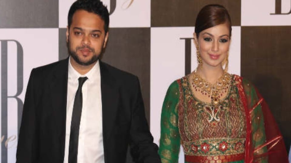 Ayesha Takia and husband Farhan Azmi molested at Goa airport and Officer made sexually assaulted