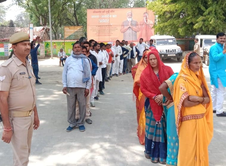 The fate of three candidates closed in the ballot box, 98.28 percent voting