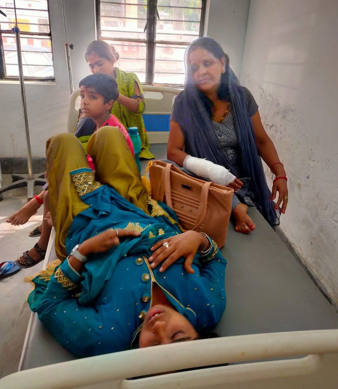 Tractor-trolley full of devotees overturned, 15 injured