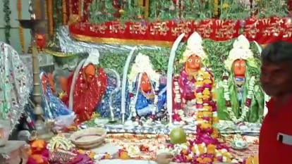 Thieves-robbers offer handcuffs at Joganiya Mata Temple in Chittorgarh