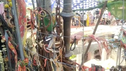Thieves-robbers offer handcuffs at Joganiya Mata Temple in Chittorgarh