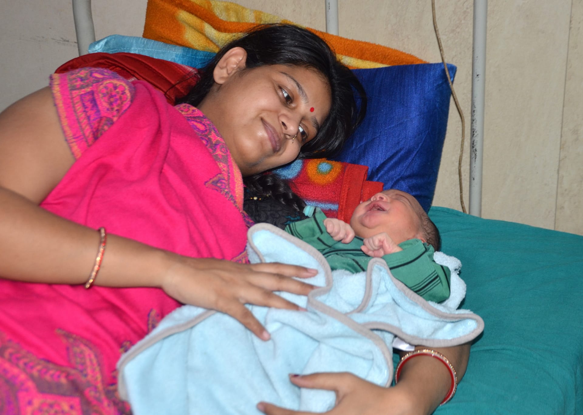 Navratri 2022, Daughters born in many homes on Navratri, excited parents and relatives welcomed