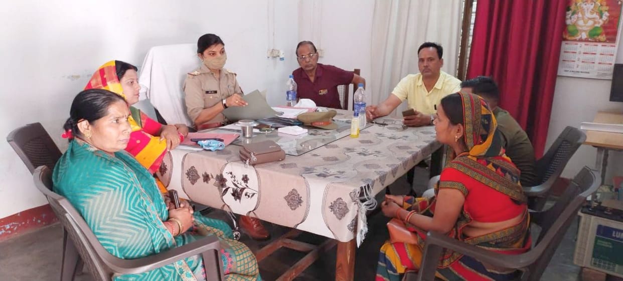 auraiya news,The lives of two couples were again illuminated in Naya Kiran