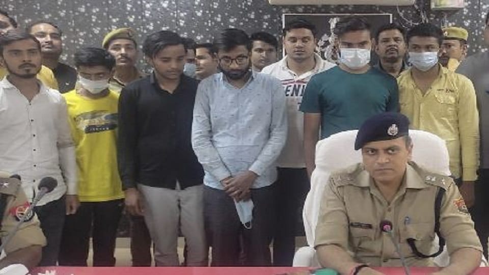 Vicious criminal left the job of call center started online fraud by recruiting own telecaller