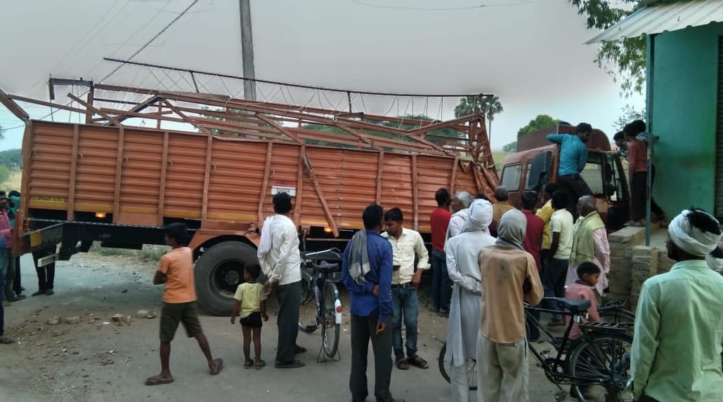 Three accidents during Navratri 11 devotees died in Mainpuri many seriously injured returning after offering Neja