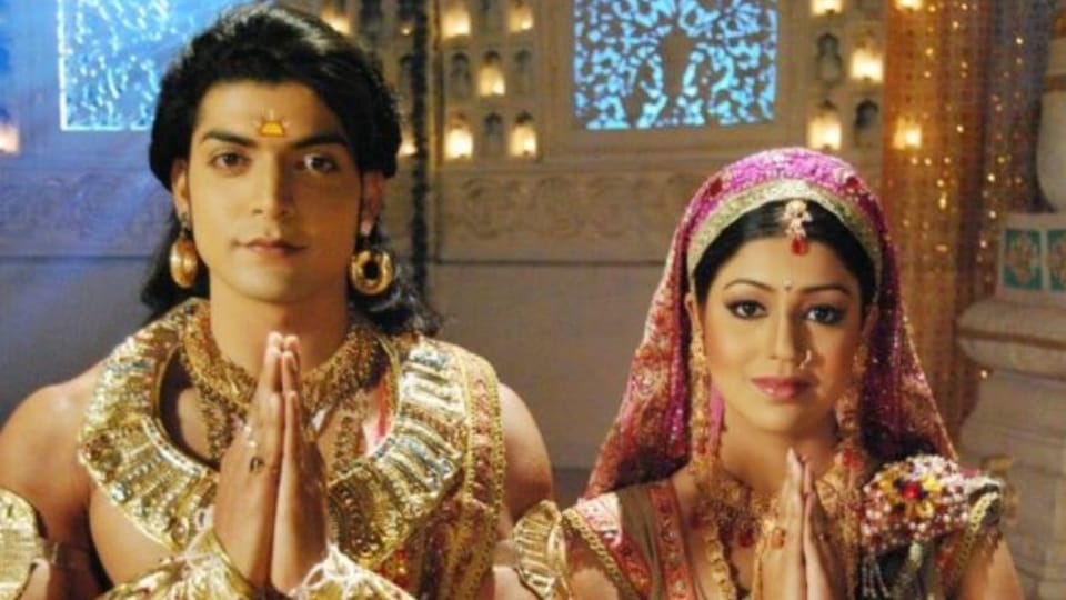 Ram Navami 2022 television stars played role of ramayan Smriti Irani as Sita and Nitish Bharadwaj had assumed the form of Ram