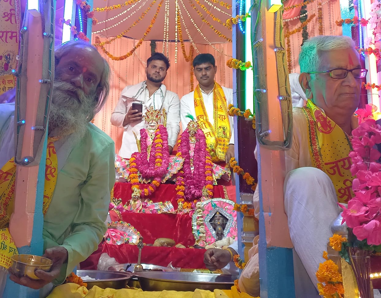 Hathras: Rath Yatra of Ramji with mustache came out with pomp