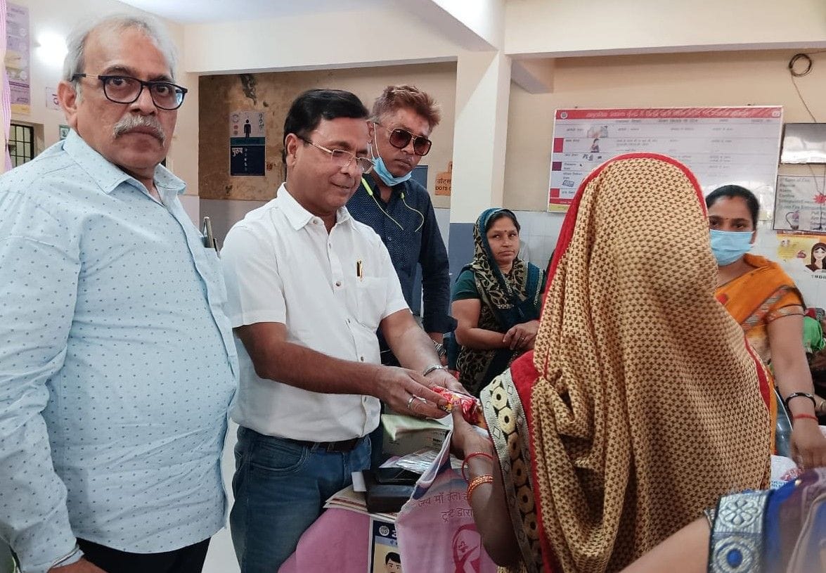 Hathras: Salary of two doctors found absent withheld