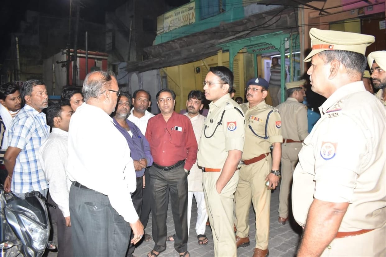 Hathras: Security of banks, petrol pumps, financial places tested
