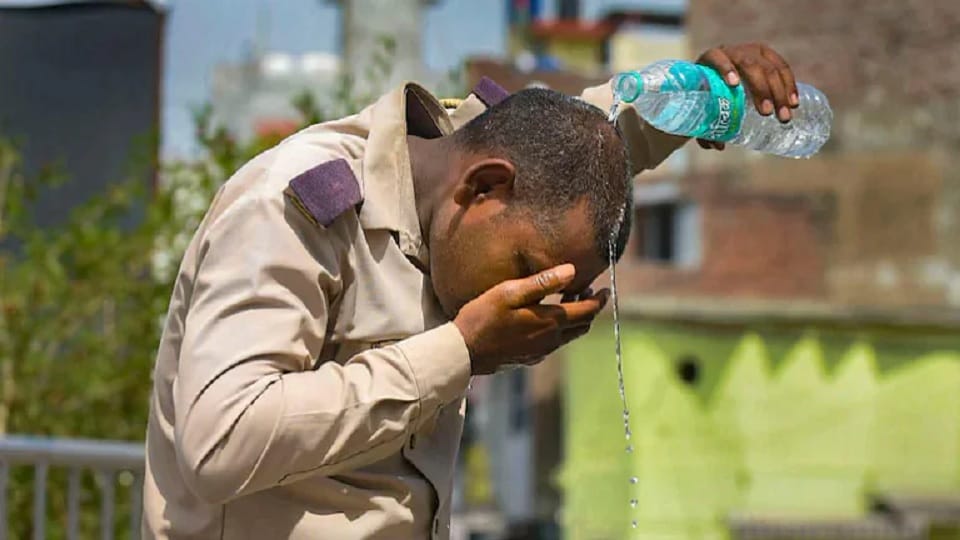 people in delhi reaching hospitals with complaints like bp nervousness weakness dizziness due to heat