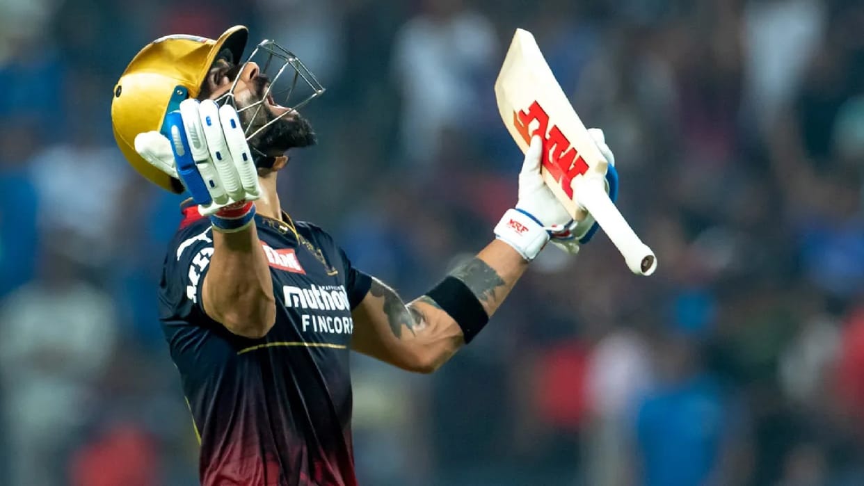 IPL 2022 Controversy over Virat Kohli being given out RCB tweeted and explained the rules of cricket