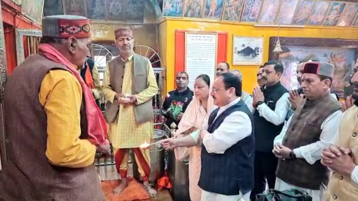 BJP Rashtriya Adhyaksh JP Nadda pays obeisance at jakhoo temple Shimla along with his wife mallika nadda