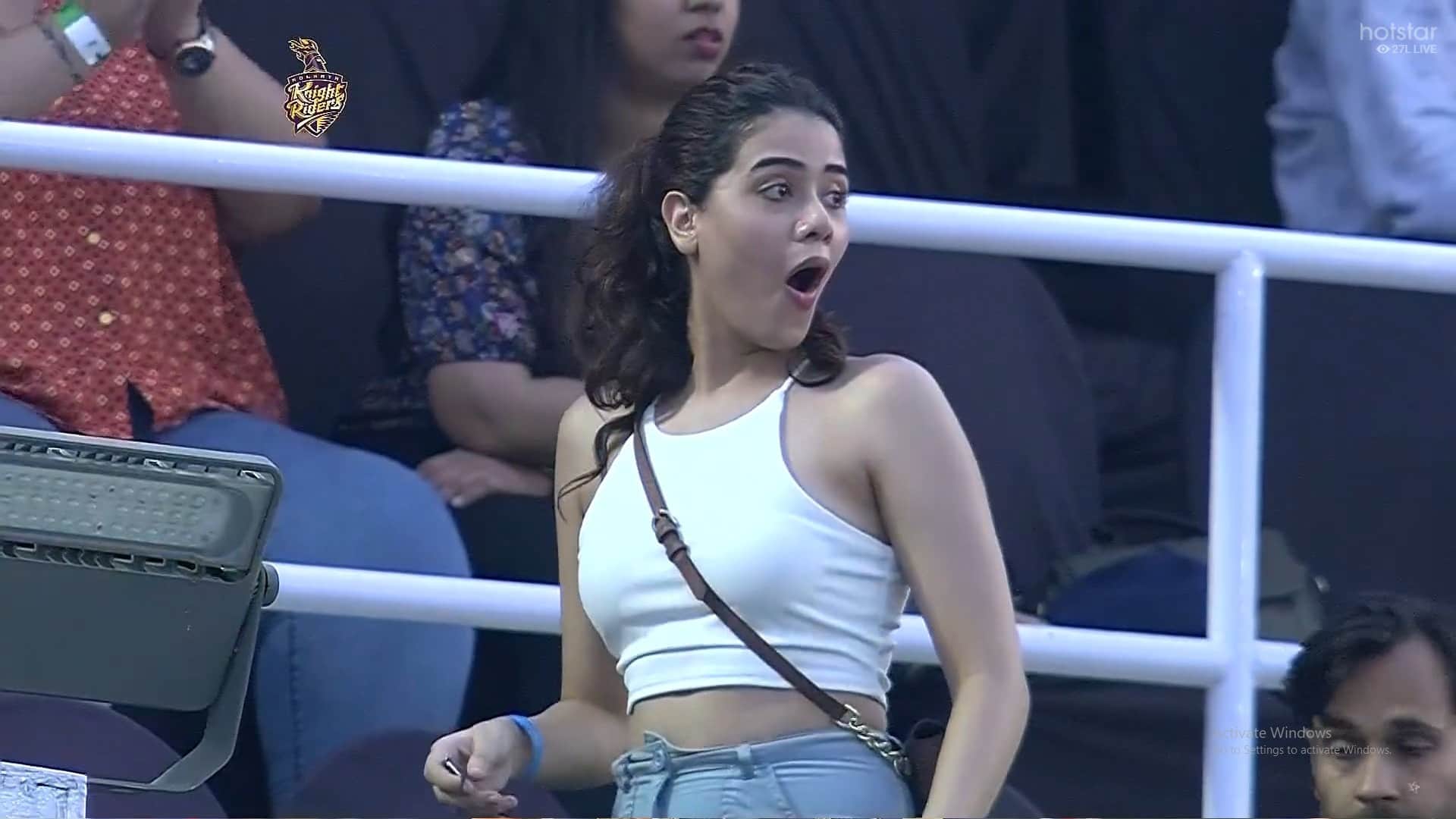 IPL 2022 KKR vs DC and RR vs LSG Match Highlights Hindi Athiya shetty, Dhanshree and Sunil Shetty reached Stadium