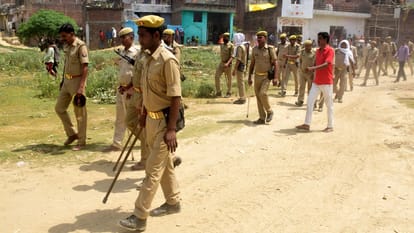 Bulldozer roared in Transport Nagar, more than two dozen illegal constructions demolished