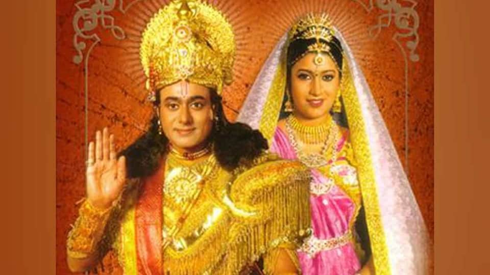 Ram Navami 2022 television stars played role of ramayan Smriti Irani as Sita and Nitish Bharadwaj had assumed the form of Ram