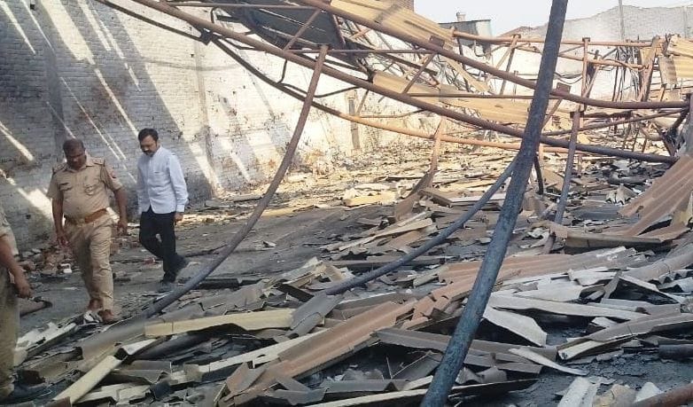 Kanpur Dehat: Fire officer gave notice to foam mattress factory operator